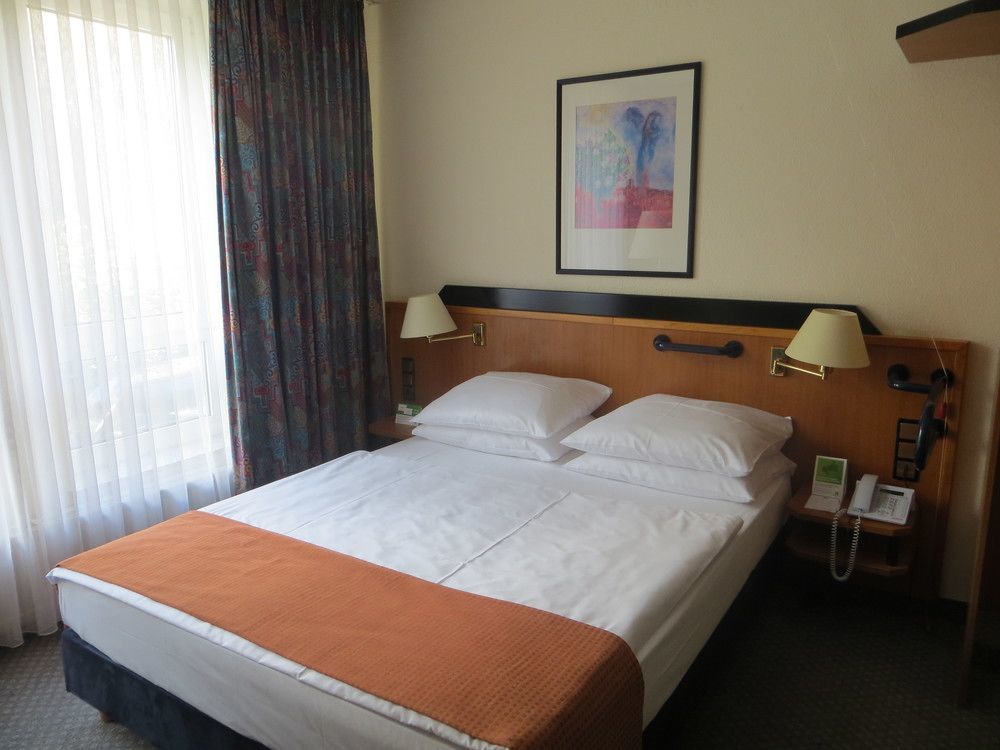 Moxy Berlin Humboldthain Park Ngoại thất bức ảnh